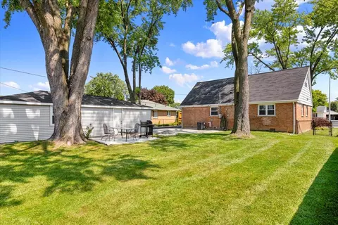 8320 Latrobe Ave, Burbank, IL 60459 photo 17