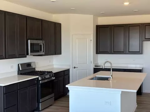 104 Ellis Rd, Algonquin, IL 60102 photo 3