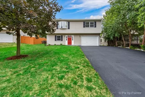 5418 Hillside Dr, Mchenry, IL 60050