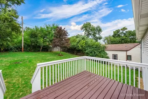 5418 Hillside Dr, Mchenry, IL 60050 photo 2