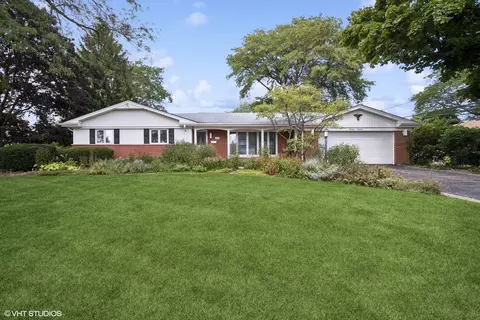 1318 Pendleton Ln, Glenview, IL 60025