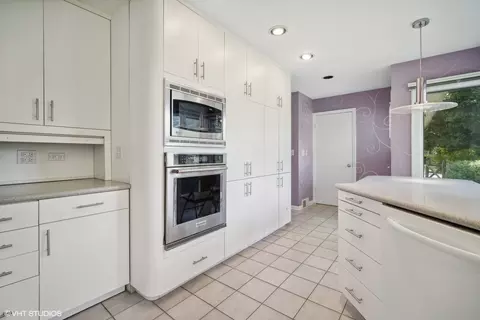 1318 Pendleton Ln, Glenview, IL 60025 photo 6