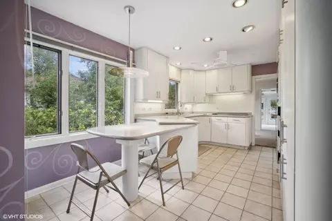 1318 Pendleton Ln, Glenview, IL 60025 photo 8