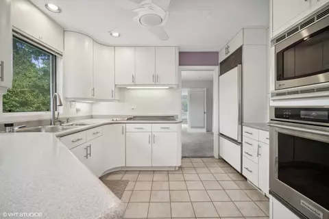 1318 Pendleton Ln, Glenview, IL 60025 photo 7
