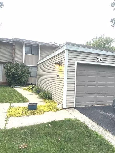 1042 Cascade Dr, Aurora, IL 60506