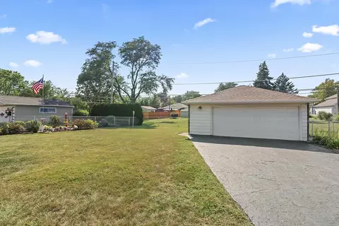 Exterior - 2734 Joseph Ave, Des Plaines, IL 60018 photo 2 of 4