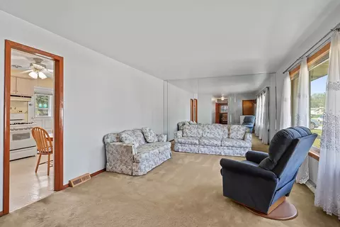 Living - 2734 Joseph Ave, Des Plaines, IL 60018 photo 2 of 2