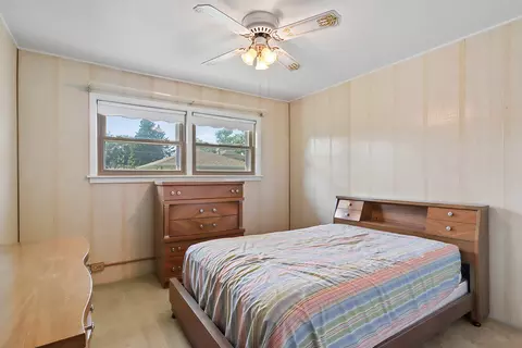 Bedroom - 2734 Joseph Ave, Des Plaines, IL 60018 photo 2 of 2
