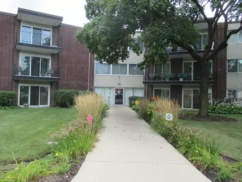 2800 Maple Ave #25A, Downers Grove, IL 60515