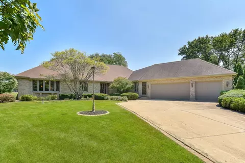 4 N445 Mountain Ash Dr, Wayne, IL 60184