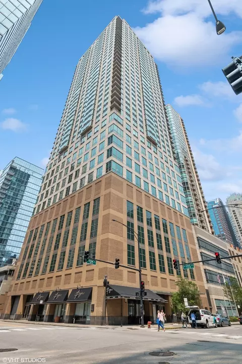 2 Erie St #2307, Chicago, IL 60611