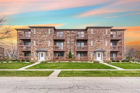 1129 Cedar St #1B, Glendale Heights, IL 60139