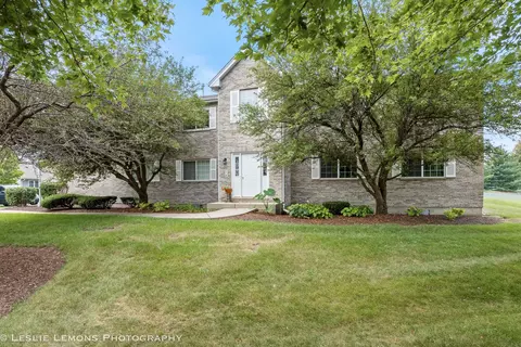 815 Constance Ln #815, Sycamore, IL 60178