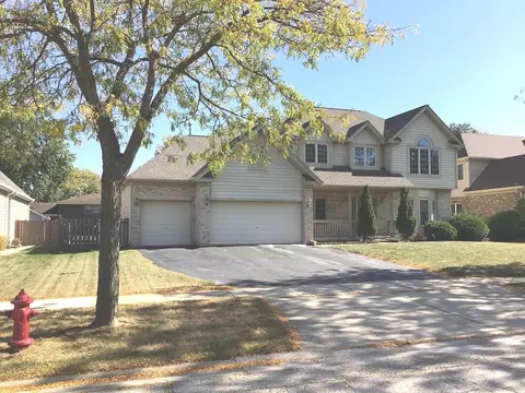 525 Grant St, Roselle, IL 60172