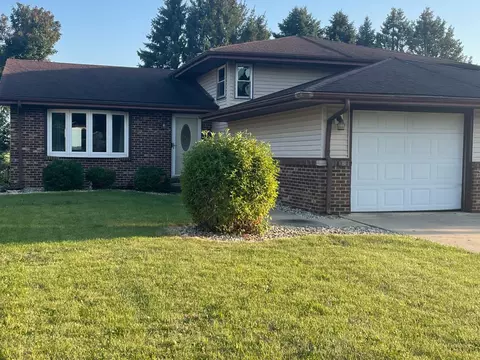 417 Palmor Dr, Ottawa, IL 61350