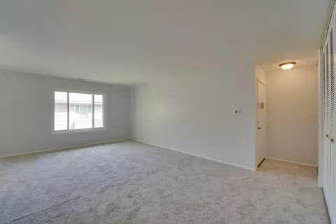 1705 Robin Walk #C, Hoffman Estates, IL 60169 photo 7