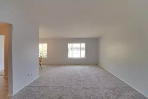 1705 Robin Walk #C, Hoffman Estates, IL 60169 photo 3