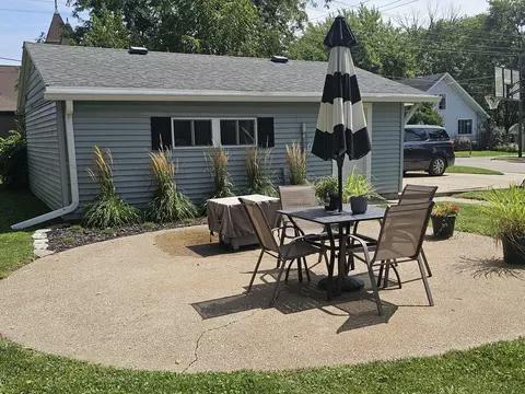 Exterior - 101 N Seminary St, Downs, IL 61736 photo 3 of 4