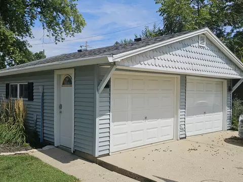 Exterior - 101 N Seminary St, Downs, IL 61736 photo 4 of 4