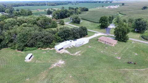 8627 S Shryock Rd, Glasford, IL 61533