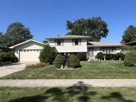 215 Shabbona Dr, Minooka, IL 60447