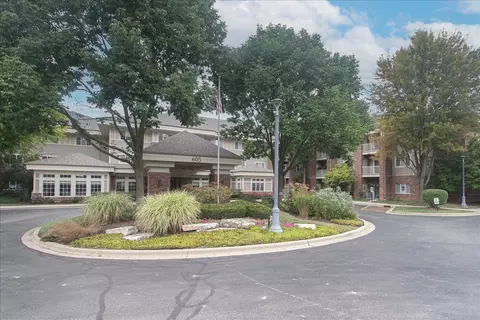 605 Barrington Ave #344, East Dundee, IL 60118