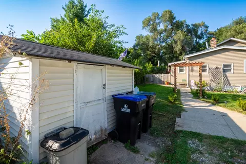 Exterior - 615 N River Rd, Mchenry, IL 60051 photo 10 of 10