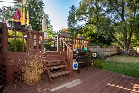 Exterior - 615 N River Rd, Mchenry, IL 60051 photo 7 of 10