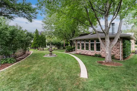 Exterior - 2803 Capen Dr, Bloomington, IL 61704 photo 10 of 12