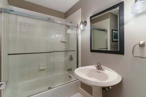 Bath - 2803 Capen Dr, Bloomington, IL 61704 photo 4 of 4