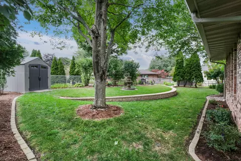 Exterior - 2803 Capen Dr, Bloomington, IL 61704 photo 9 of 12