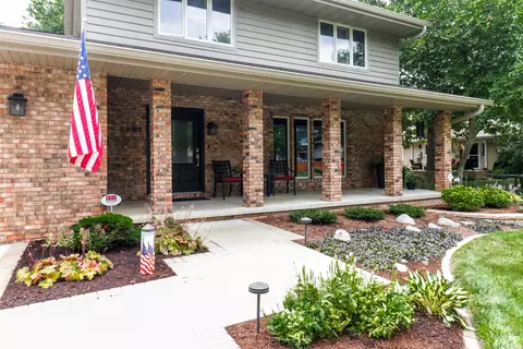 Exterior - 2803 Capen Dr, Bloomington, IL 61704 photo 2 of 12