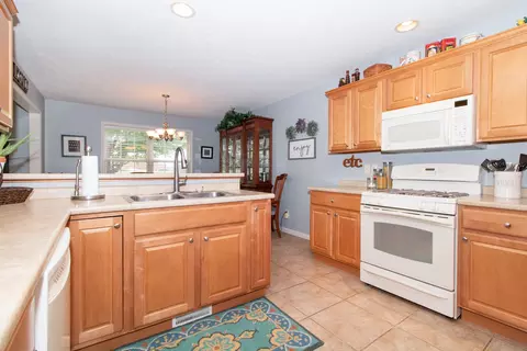 3439 Enclave Way, Normal, IL 61761 photo 9