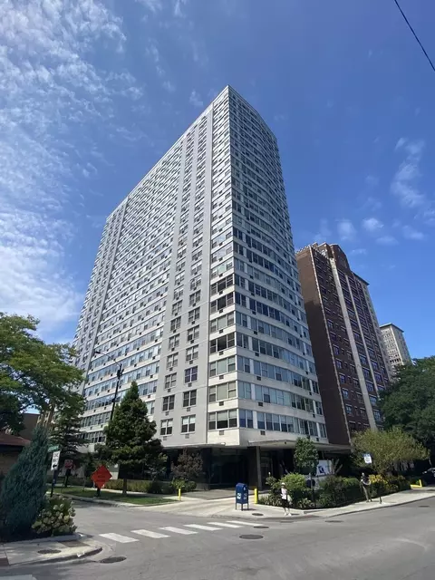 3900 N Lake Shore Dr #19H, Chicago, IL 60613