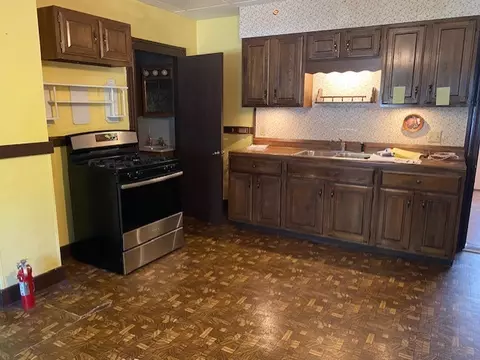 Kitchen - 1110 Prospect Ave, Peru, IL 61354 photo 2 of 3