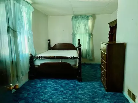 Bedroom - 1110 Prospect Ave, Peru, IL 61354 photo 3 of 3