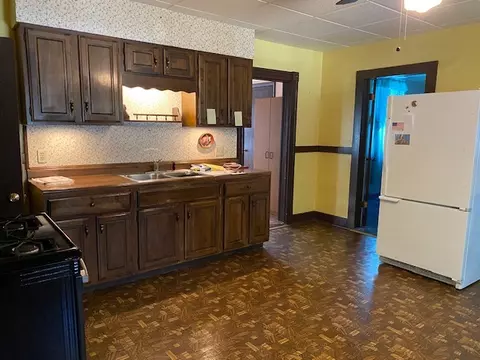 Kitchen - 1110 Prospect Ave, Peru, IL 61354 photo 1 of 3