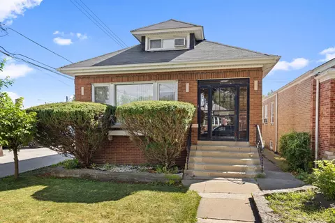8715 S Euclid Ave, Chicago, IL 60617