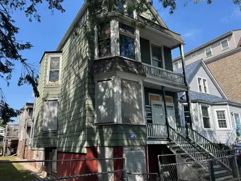 3040 N Drake Ave, Chicago, IL 60618 photo 2