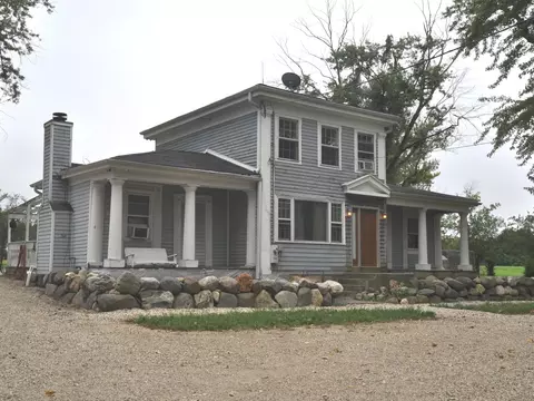 21819 W North Ave W, Antioch, IL 60002