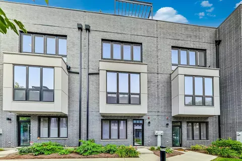 525 N Bishop St #12, Chicago, IL 60642