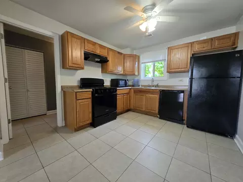 357 Oswego St, Park Forest, IL 60466 photo 2