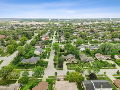 121 Hill Rd, Willowbrook, IL 60527 photo 34