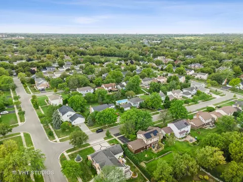 121 Hill Rd, Willowbrook, IL 60527 photo 36