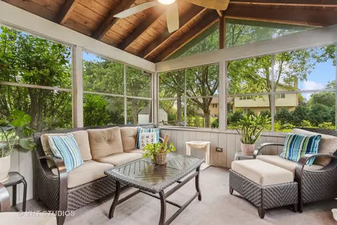 121 Hill Rd, Willowbrook, IL 60527 photo 12