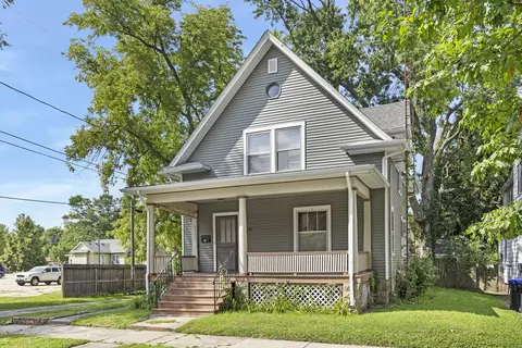 506 E Graham St, Bloomington, IL 61701 photo 2