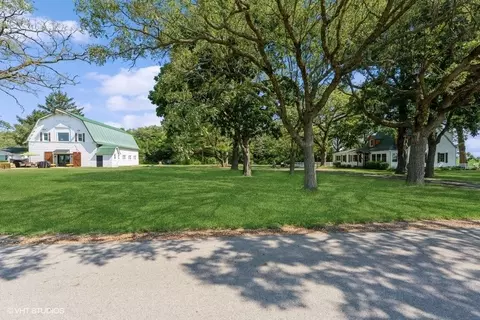 w670 North Bloomfield Road, Bloomfield, WI 53128