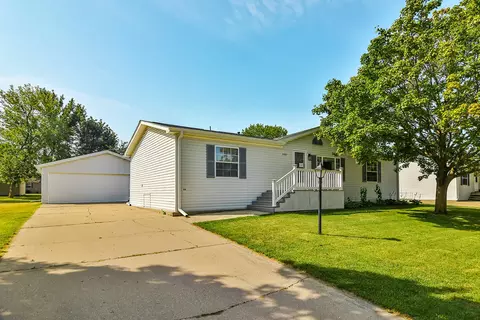 5521 Mahogany Ln, Roscoe, IL 61073
