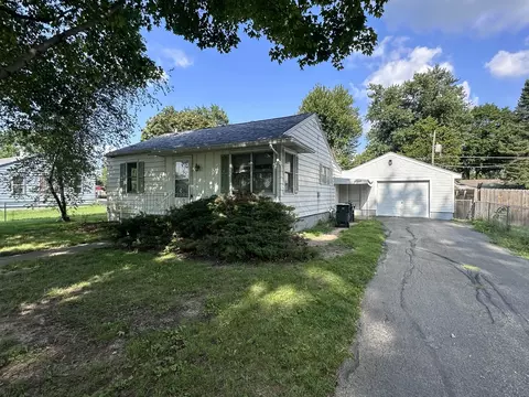 1002 Elm Ave, Sterling, IL 61081 photo 2