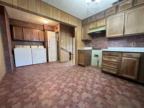 1002 Elm Ave, Sterling, IL 61081 photo 5
